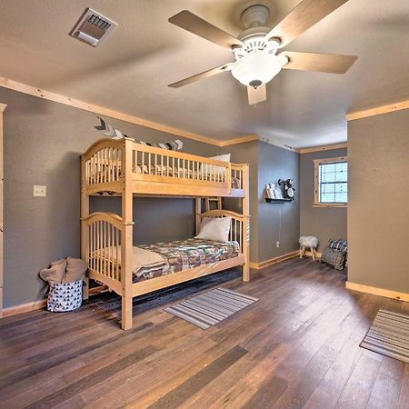 הוילה Broken Bow Retreat On 2 Acres With Hot Tub And Deck! מראה חיצוני תמונה